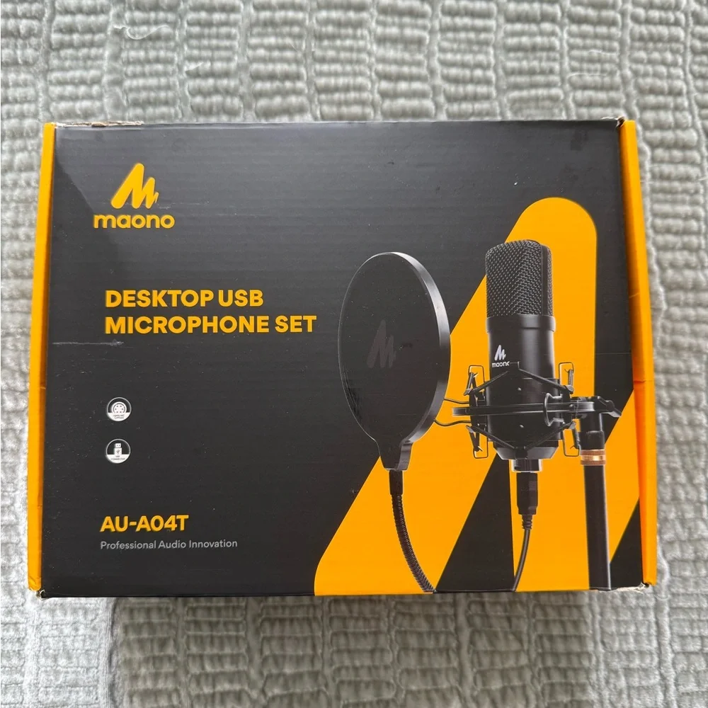 AU-A04T USB Microphone Set - Black and Orange